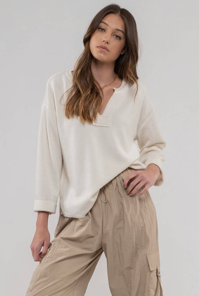 Rough Hem Knit Top